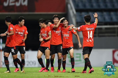 제주 SK, 유인수 멀티골로 FC 서울에 3-1 승리