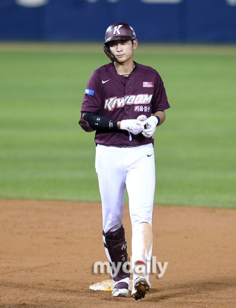 MLB 이정후, 멀티히트로 팀을 이끌다. 성장 기대감 UP!