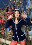 블랙핑크 제니 빨간 입술 손톱 스타킹. 섹시 포인트
