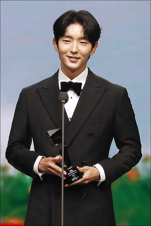 ?src=http%3A%2F%2Fimgnews.naver.net%2Fimage%2F117%2F2020%2F11%2F28%2F202011282303772560_1_20201128230428482.jpg&type=sc960_832