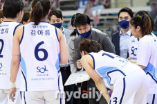 신한은행 정상일 감독 "김단비 공격R, 팀에 굉장한 플러스"[MD인터뷰]