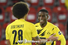 모우코코, 분데스리가 역대 최연소 득점…소속팀 도르트문트는 패배