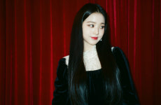 아이즈원 장원영, 백설공주 맞지?…흰 피부+극강 비주얼