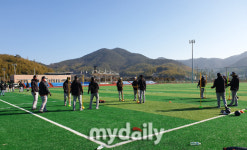 [MD포토] 한화이글스 거제 하청스포츠타운에서 구슬땀 흘린다