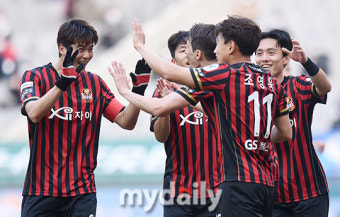 '나상호 멀티골' 서울, 수원FC에 3-0 완승…홈 개막전 승리