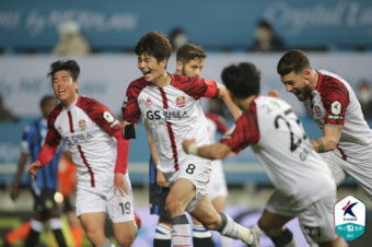 '기성용 결승골' 서울, 인천에 극적인 1-0 승리