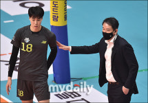 [MD포토] 최태웅 감독, (김)명관아 힘내