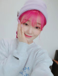 오마이걸 승희, 핫핑크 머리도 찰떡 소화…상큼함 폭발
