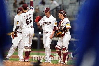 [MD포토] 키움 '삼성 상대로 6:1 개막전 승리'