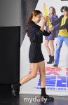 [MD포토] 김소라 포토 타임 전 헤어 체크