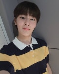 스트레이키즈 아이엔, 꿀벌 티셔츠+청바지…풋풋 그 자체