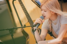 블랙핑크 로제 노래에 존메이어도 감탄, SNS에 정말 멋지다 (바라던 바다)