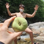 인민정♥ 김동성, 홀딱 벗은 줄 알았네 계곡 물놀이…사진 속 상상은 자유