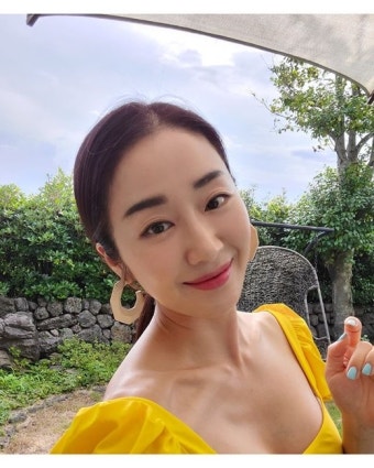 前MBC아나 김경화, 45살 안믿기는 수영복 각선미 