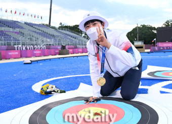 [MD포토] 안산 '올림픽 양궁 역사를 새로 쓴 3관왕'