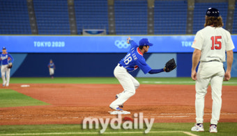 [MD포토] 이의리 '좋은 베이스 커버'
