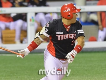 '김태균보다 빠르다' 최형우, 최연소 3500루타 임박
