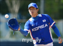 [MD포토] 김주완, 진지한 모습으로