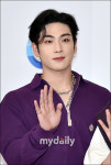 [MD포토] 뉴이스트 백호, 남성미 가득
