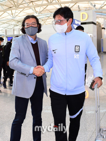 [MD포토] 김판곤 부회장 '황선홍 감독 선전을 기대하겠습니다'