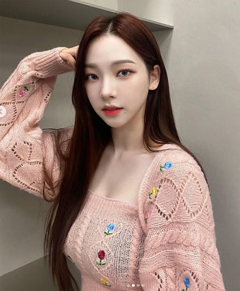 에스파 카리나 '비타민 미소로 수험생 응원'