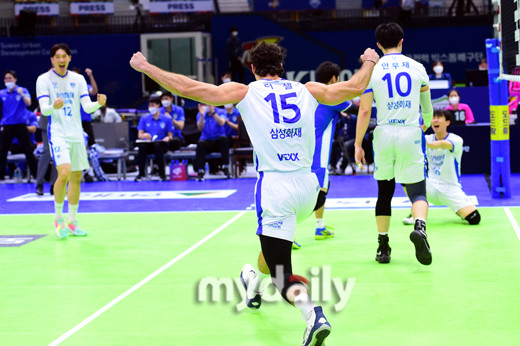 한국전력, 삼성화재 꺾고 V리그 남자부 홈경기 3-2 승리