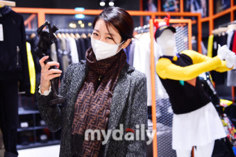 [MD포토] 행복한 미소 안소현 '신상 골프웨어에 관심 많아요'