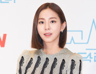 유이 단발이 참 잘 어울리네 [포토]