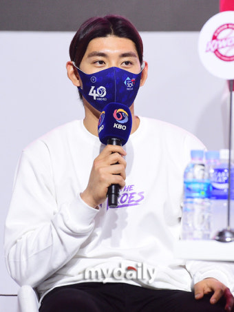 [MD포토] 이정후 '강한 전력의 키움 기대하세요'
