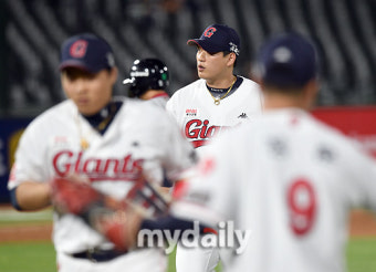 [MD포토] 나균안 '실점없이 막았어. 타선아 부탁해'