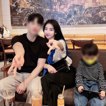 '배동성 딸' 배수진, 남친이랑 밀착샷…아들은 휴대폰에 집중