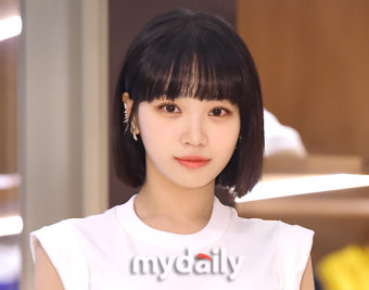 [MD포토] 르세라핌 김채원 '준비된 클로즈업 미모'