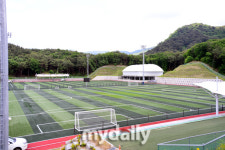 [MD포토] 축구장과 풋살장 2개 완비한 손흥민 체육공원