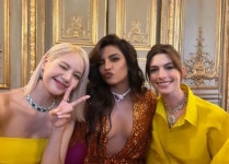 블랙핑크 리사, 옆에 앤 해서웨이야?…안 밀리는 미모