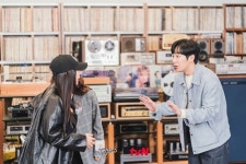 이상엽·제시, 끌어안고 꽁냥꽁냥…이거 예능 맞아?