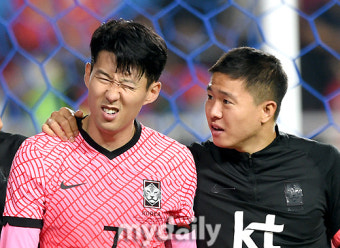 [MD포토] 손흥민 '정말 힘든 경기였어'
