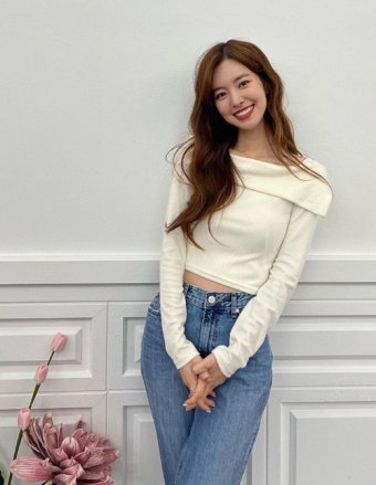 진세연, 말라도 볼륨감 있는 골반 라인…김재중 