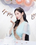 서현, 화려한 생일파티 현장…드레스+왕관까지 공주님 변신