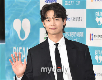 샤이니 민호, “‘뉴 노멀’은 혼자 있는 외로움 풀어낸 서스펜스 영화”[2022 BIFAN]
