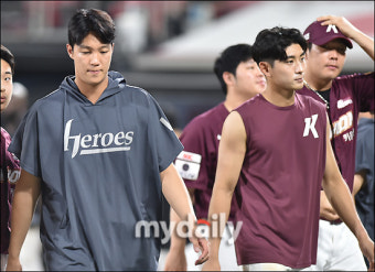 안우진-이정후, '무기력한 패배' [MD포토]