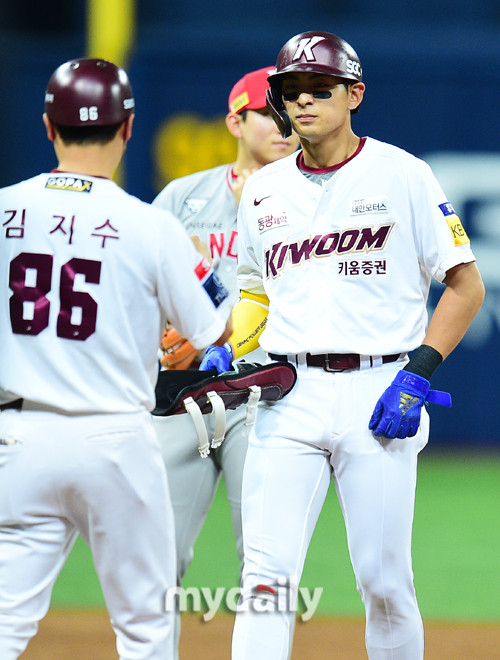 한국 선수들, 이정후와 김하성의 MLB 활약에 대한 관심 고조!