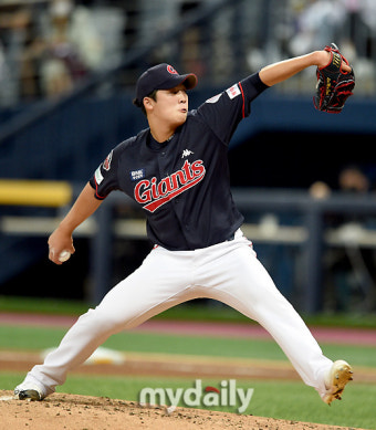 [MD포토] 이민석 '스트레일리 이어서 구원등판'