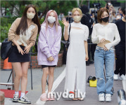[MD포토] 윤아·써니·효연·태연 리허설 끝나고 개성 패션으로