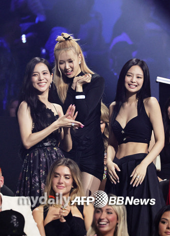 블랙핑크, 美 MTV어워즈서 