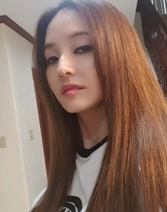 한채영, 43세 애엄마라니…과한 눈화장에도 끄떡없는 '저세상 미모'