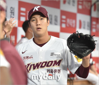 류현진-양현종 다음은 안우진? 158km 에이스가 꿈의 기록에 다가간다