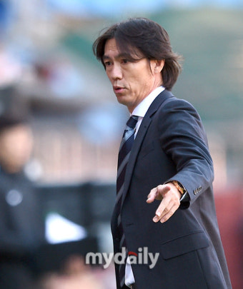 [MD포토] 홍명보 감독 '저쪽을 막아'