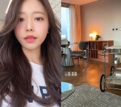 박성광♥ 이솔이, 3층 단독주택 떠나 첫가을…시티뷰 앞 유리 테이블