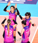 [MD포토] 활짝 웃는 김연경 1세트 잡았다