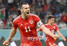 대통령의 아들 장군, 웨일스의 상장 멍군…미국과 웨일스 1-1 무승부